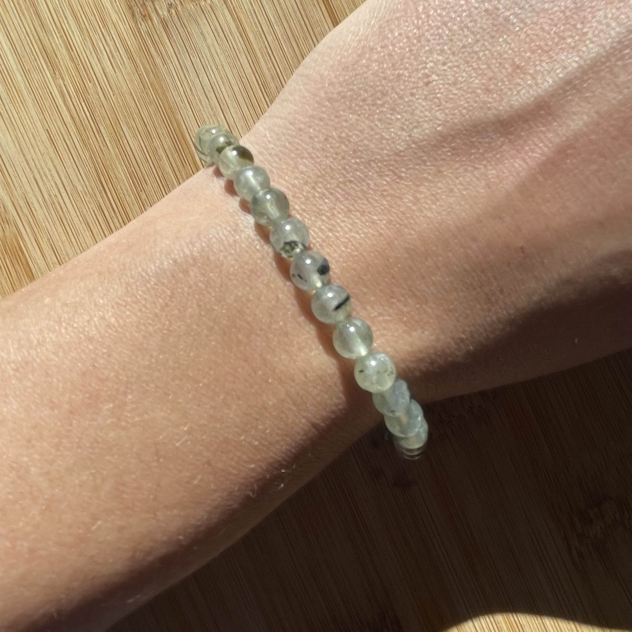 lithothérapie, pierres fines, pierres naturelles, bien-entre, bijoux, fait main, Bracelet Lou - Préhnite 6mm