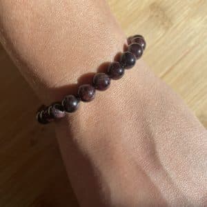 lithothérapie, pierres fines, pierres naturelles, bien-entre, bijoux, fait main, Bracelet Lou - Grenat 8mm