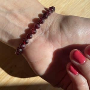 lithoth&eacute;rapie, pierres fines, pierres naturelles, bien-entre, bijoux, fait main, Bracelet Lou - Grenat 6mm